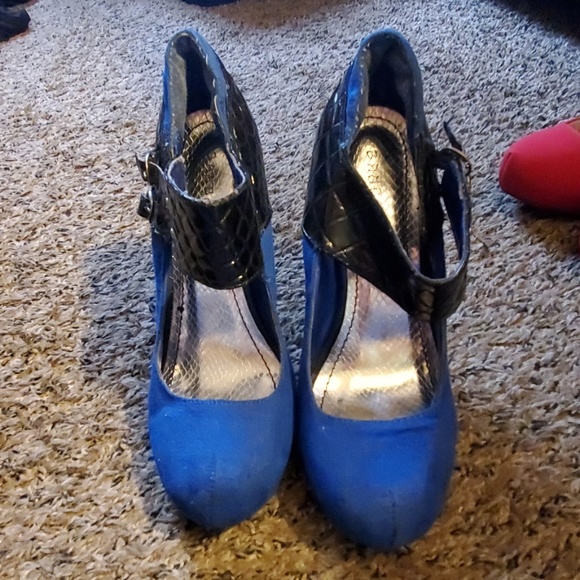 High heels - Picture 1 of 3